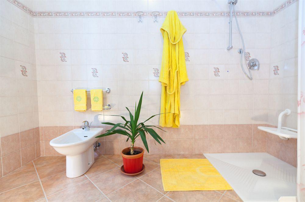 Oasi Verde Castiglione Chiavarese ภายนอก รูปภาพ