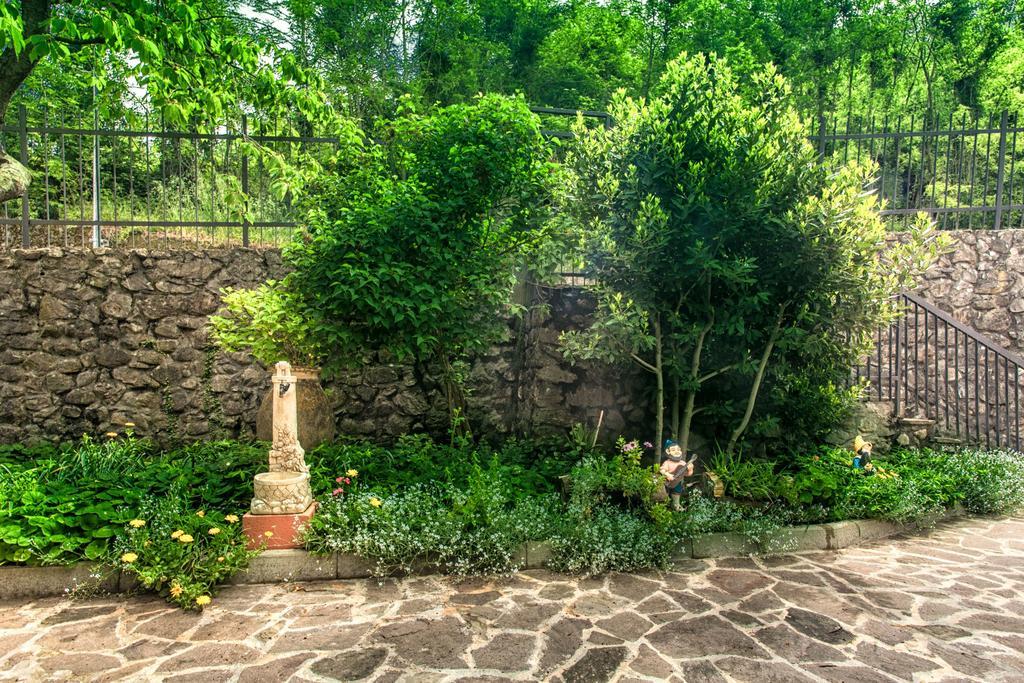 Oasi Verde Castiglione Chiavarese ภายนอก รูปภาพ