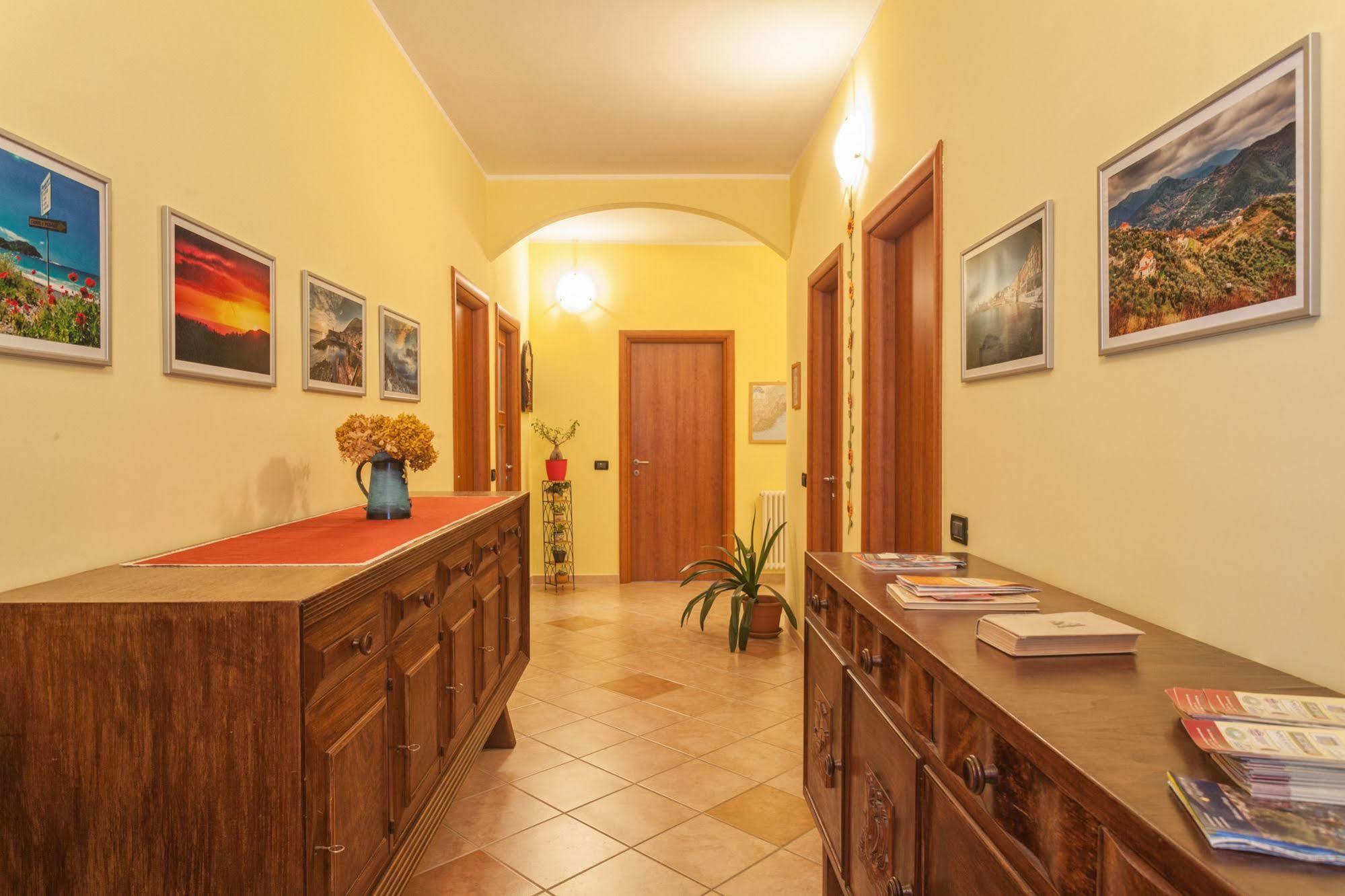 Oasi Verde Castiglione Chiavarese ภายนอก รูปภาพ